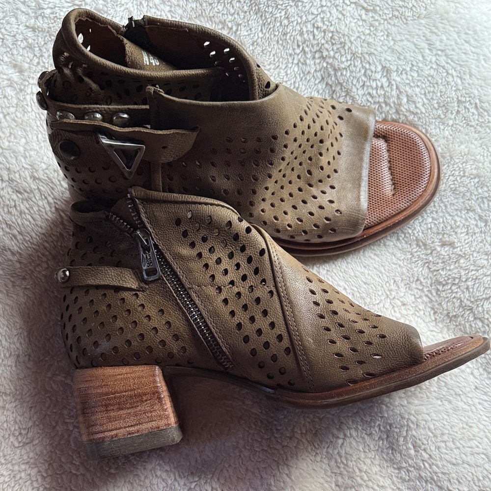 A.S.98 Olive Leather Mules - Picture 3 of 5